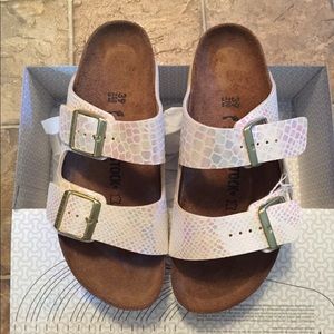 Birkenstock Arizona White Snake Brand New! 39